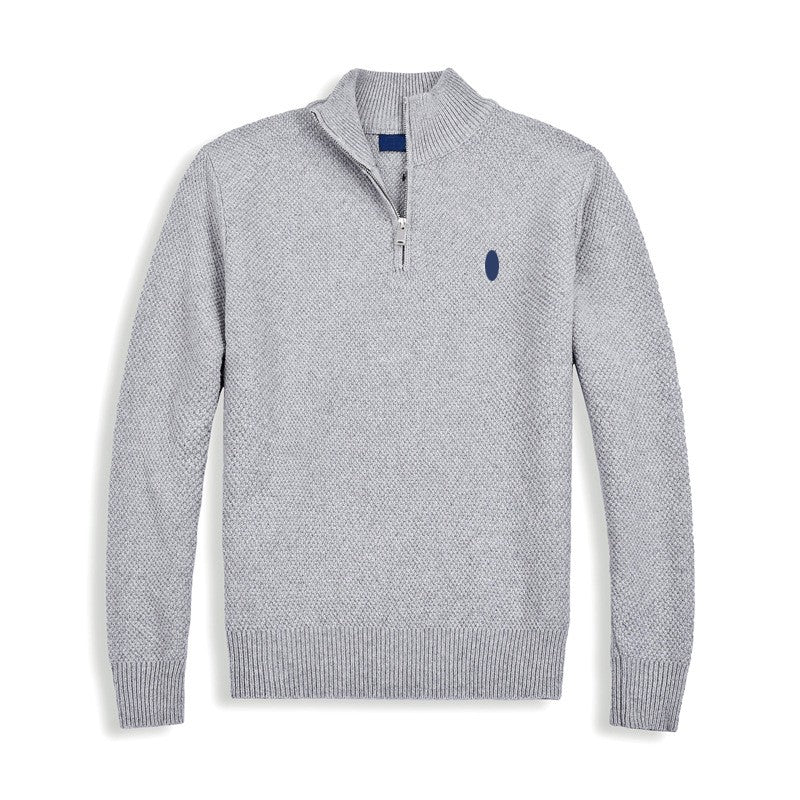 Neulottu villapaita seisovalla kauluksella