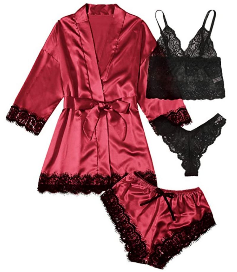 Yöpaidan ja yöhousujen setti