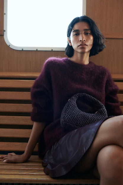 Pyöreäkauluksinen yksivärinen fleeceneule