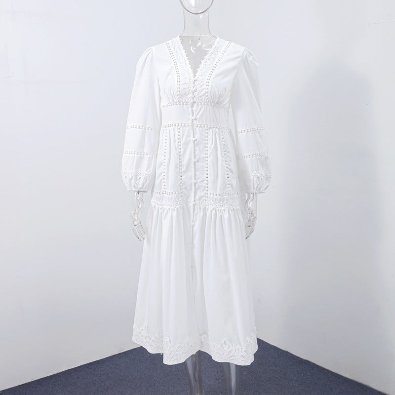 Pitsikoristeinen vyötärömekko